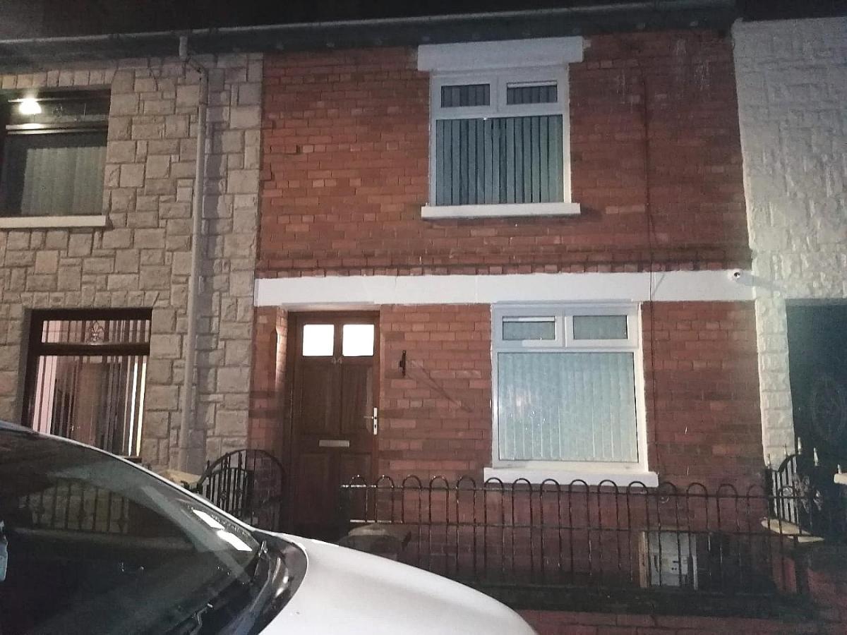 Maire Toireasa - Cosy Refurbished Property In The Gaeltacht Quarter Belfast Eksteriør bilde