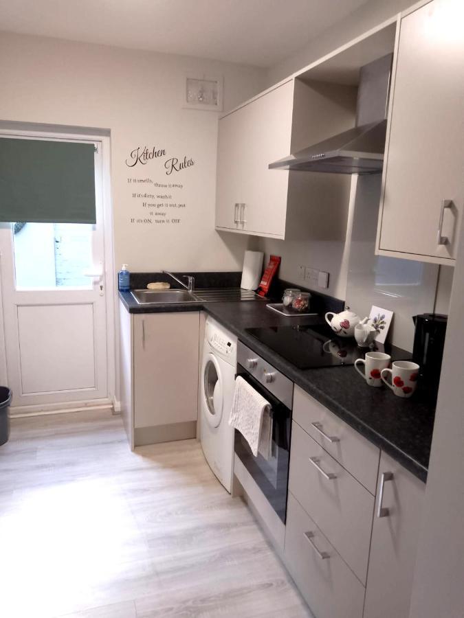 Maire Toireasa - Cosy Refurbished Property In The Gaeltacht Quarter Belfast Eksteriør bilde