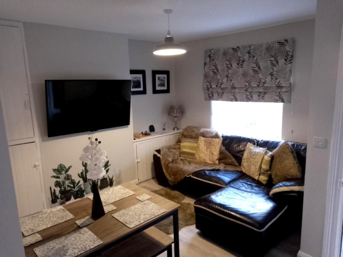 Maire Toireasa - Cosy Refurbished Property In The Gaeltacht Quarter Belfast Eksteriør bilde