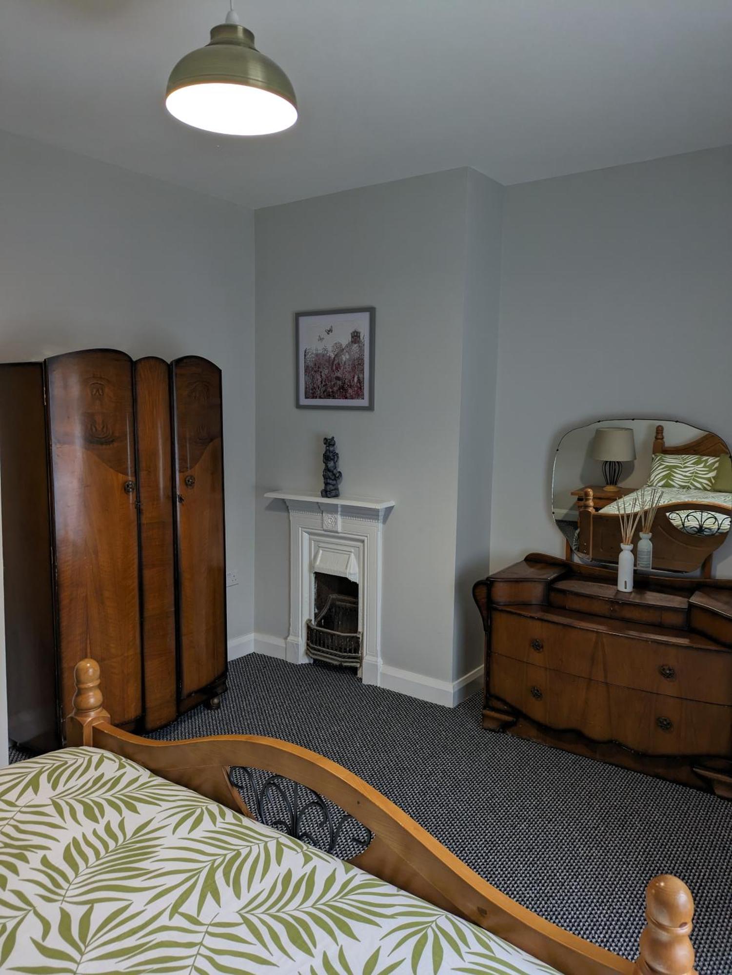 Maire Toireasa - Cosy Refurbished Property In The Gaeltacht Quarter Belfast Eksteriør bilde