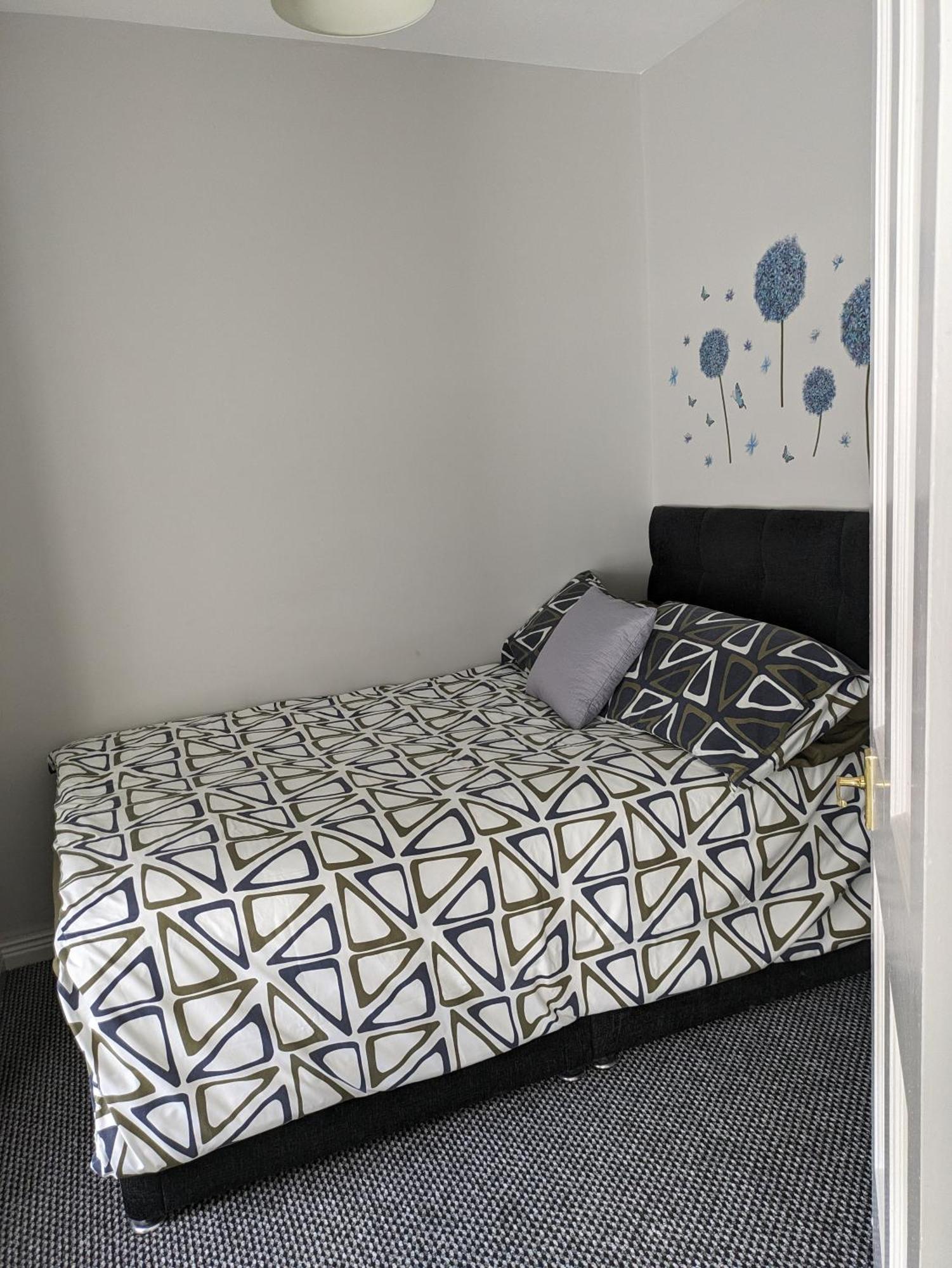 Maire Toireasa - Cosy Refurbished Property In The Gaeltacht Quarter Belfast Rom bilde