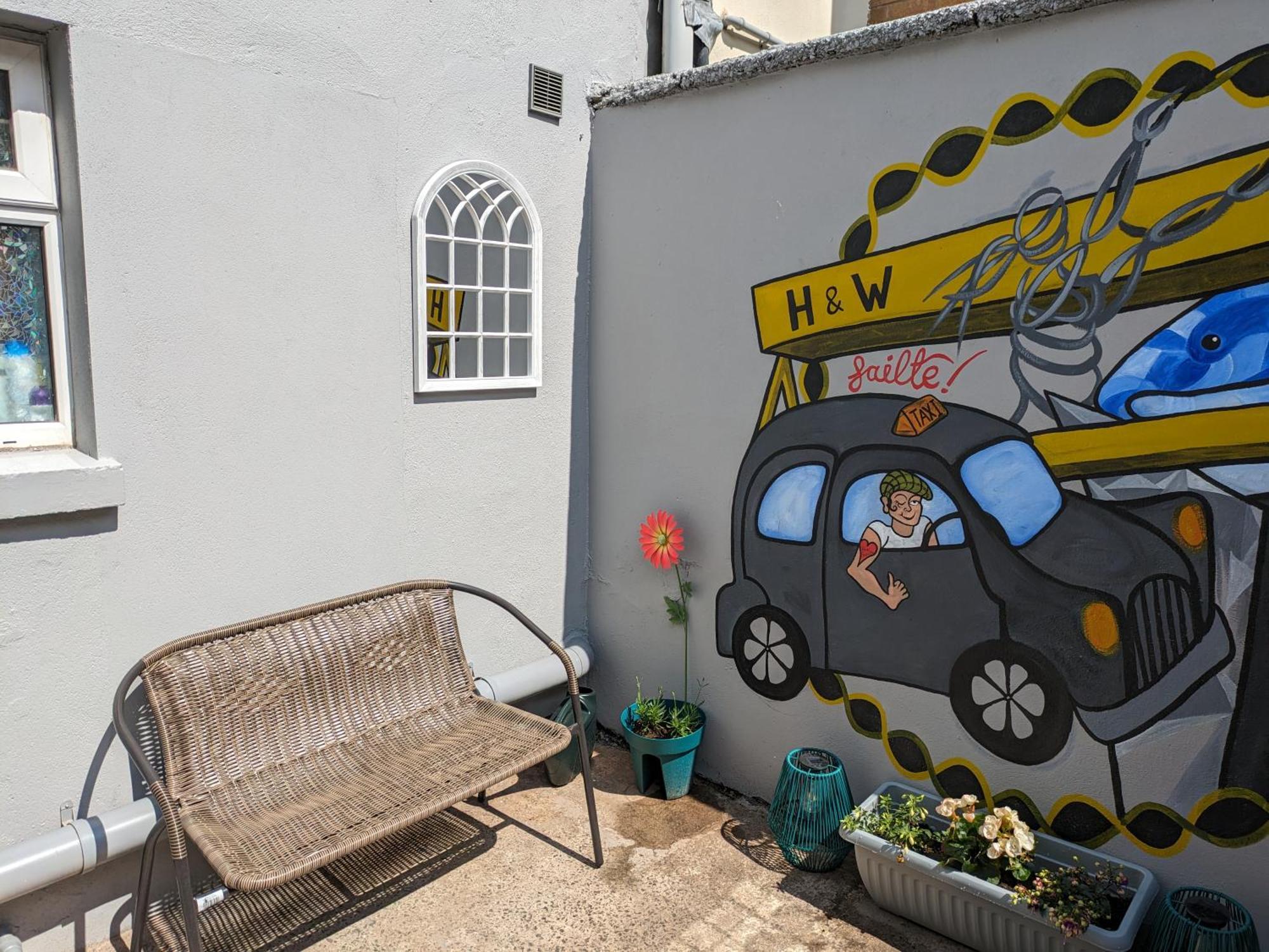 Maire Toireasa - Cosy Refurbished Property In The Gaeltacht Quarter Belfast Rom bilde